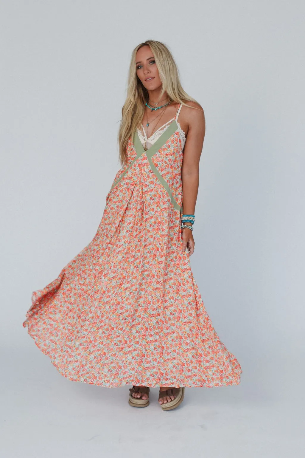 Elle Floral Print Maxi Dress - Coral